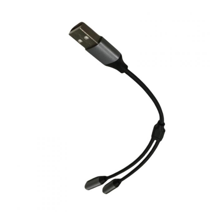 Le câble électronique d'un câble USB à deux 3.5mm adaptateur jack d'écouteur 0