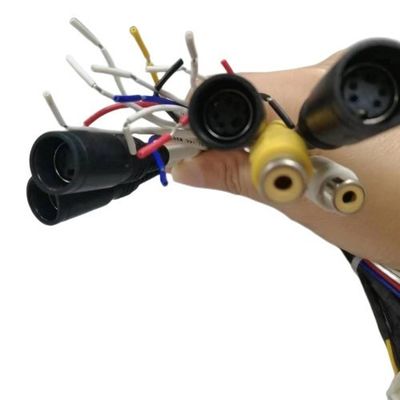 Personnaliser l'assemblage du câble Adaptateur de signal de virage Fil pour voiture Vidéo et audio