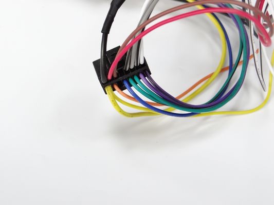 Assemblage de harnais électroniques pour véhicules automobiles