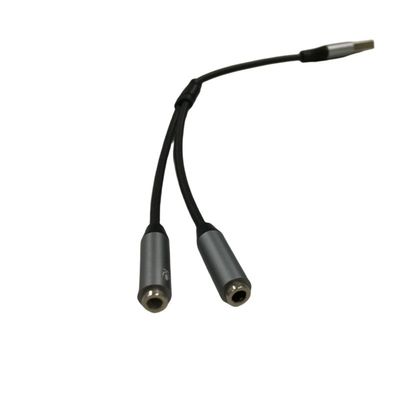 Le câble électronique d'un câble USB à deux 3.5mm adaptateur jack d'écouteur